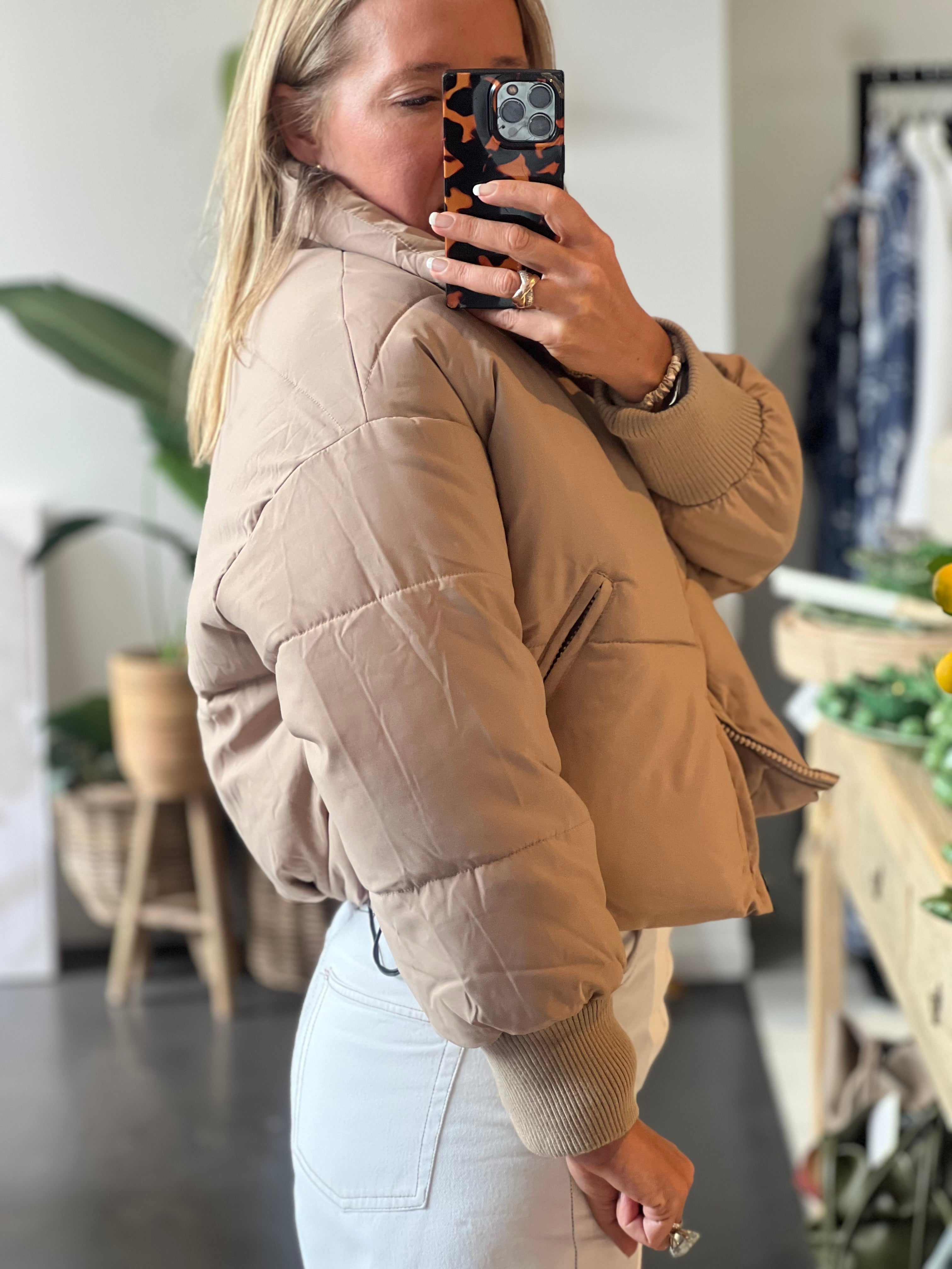 Cropped puffer jacket beige online